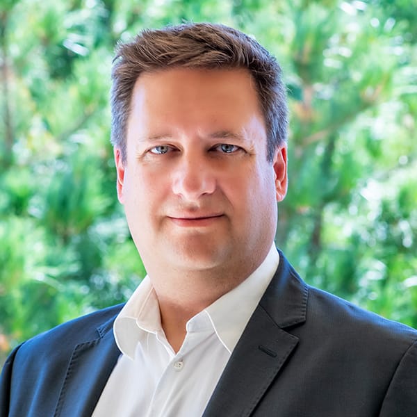 Headshot of Ian Margaziotis, Senior Vice President of Customer Solution Delivery at Viewpointe