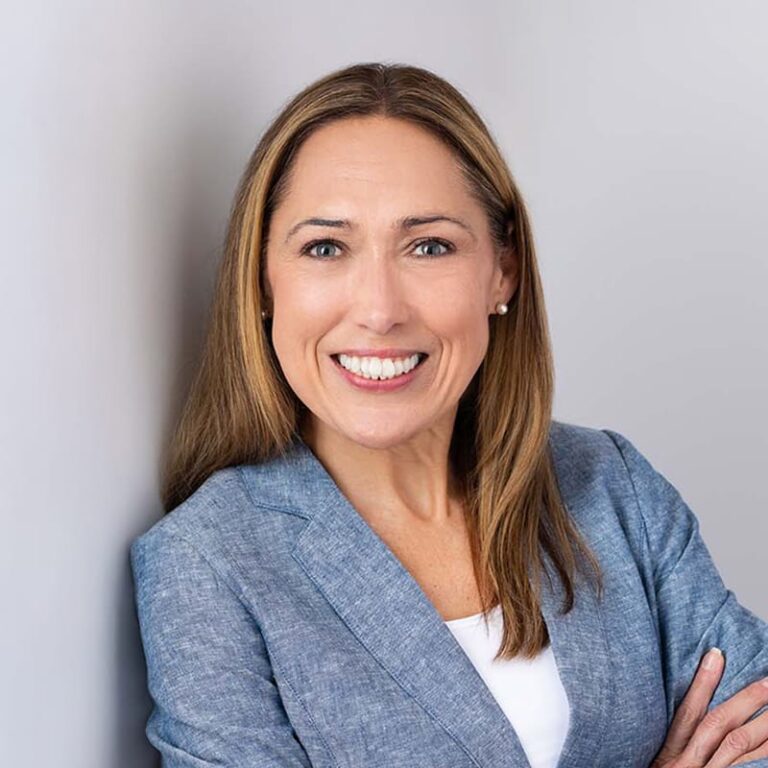 Headshot of Susan Blackburn, Chief Commercial Officer at Viewpointe